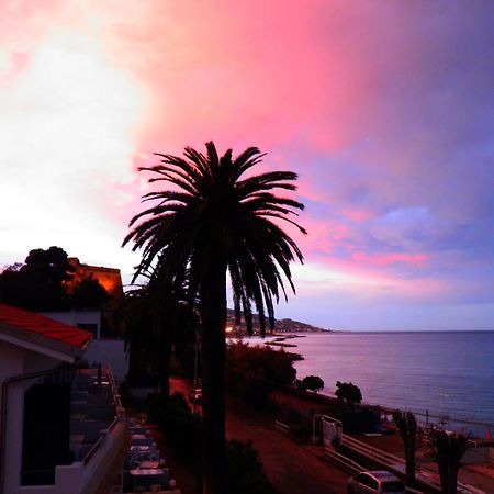 Blue Beach Bussana Nuova Ngoại thất bức ảnh