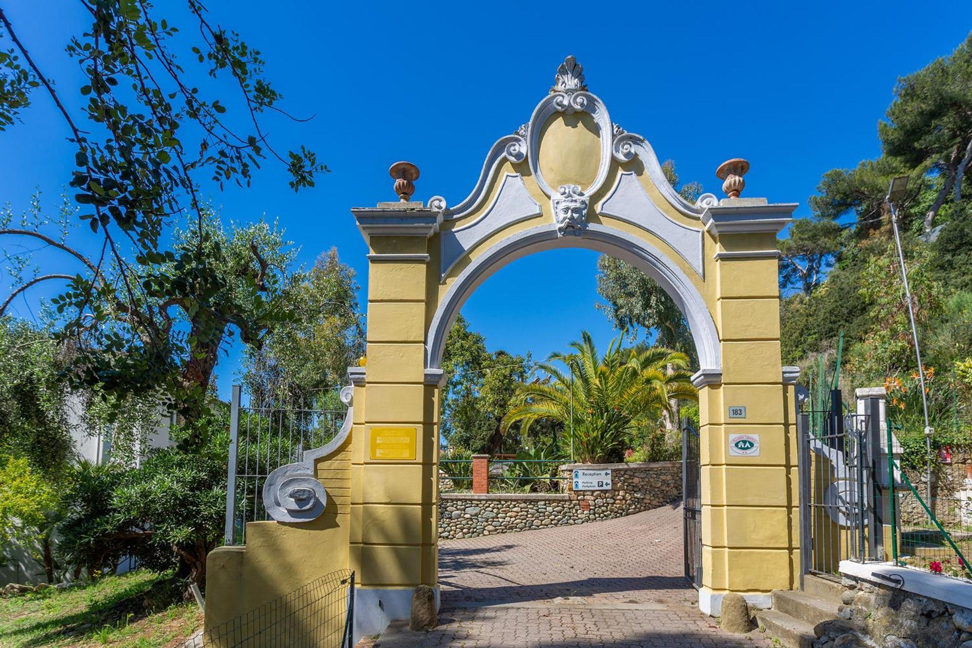 Blue Beach Bussana Nuova Ngoại thất bức ảnh