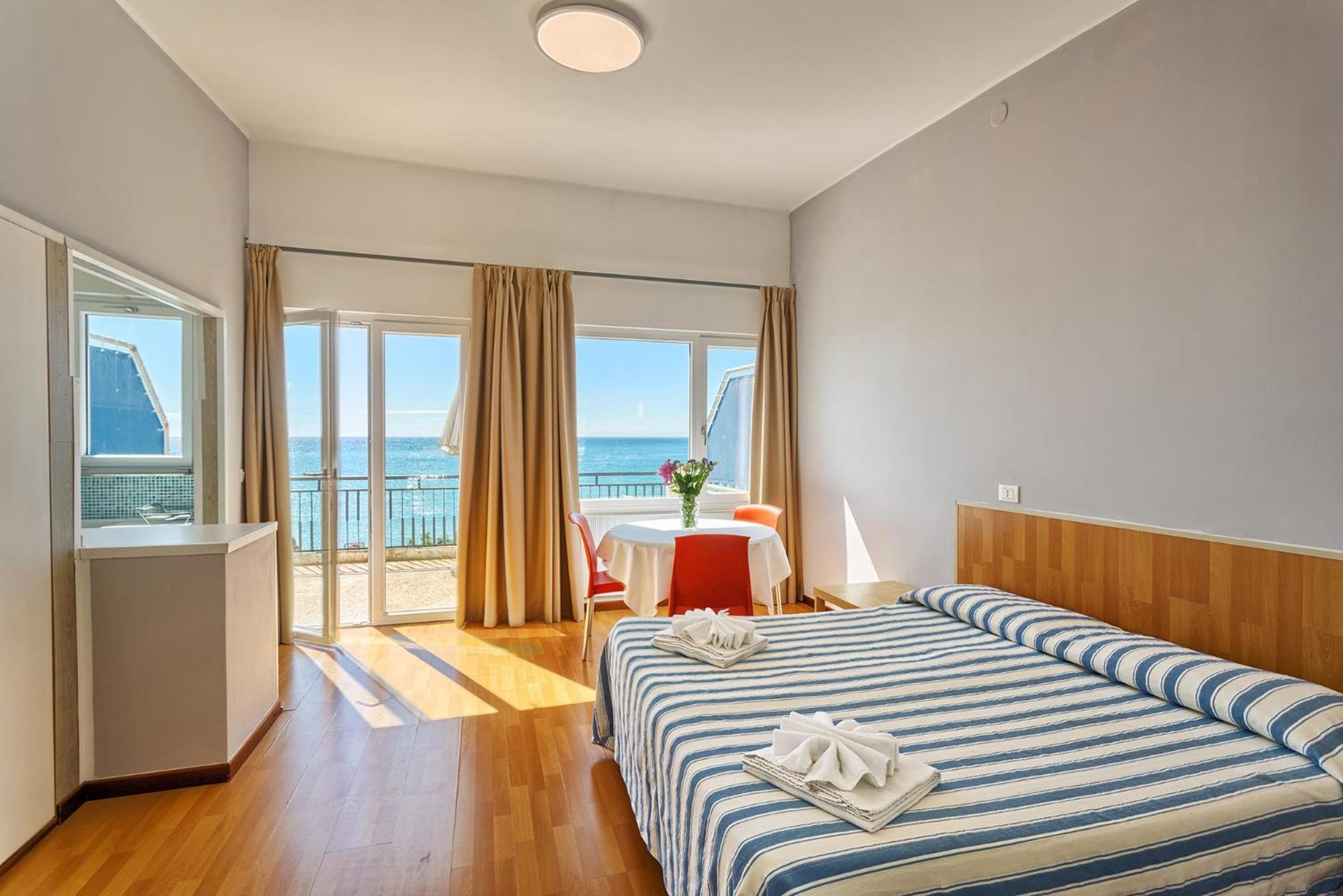 Blue Beach Bussana Nuova Ngoại thất bức ảnh