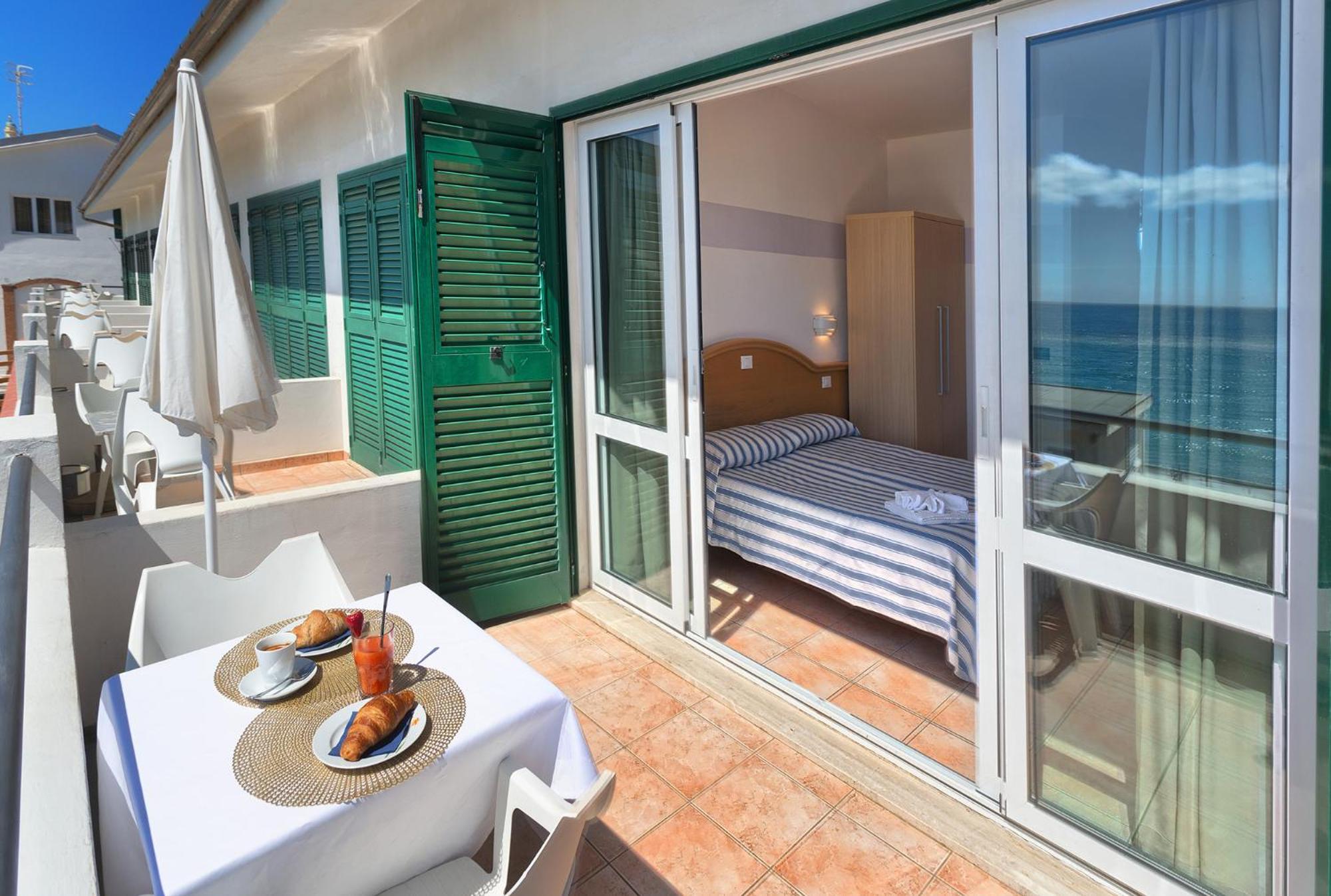 Blue Beach Bussana Nuova Ngoại thất bức ảnh
