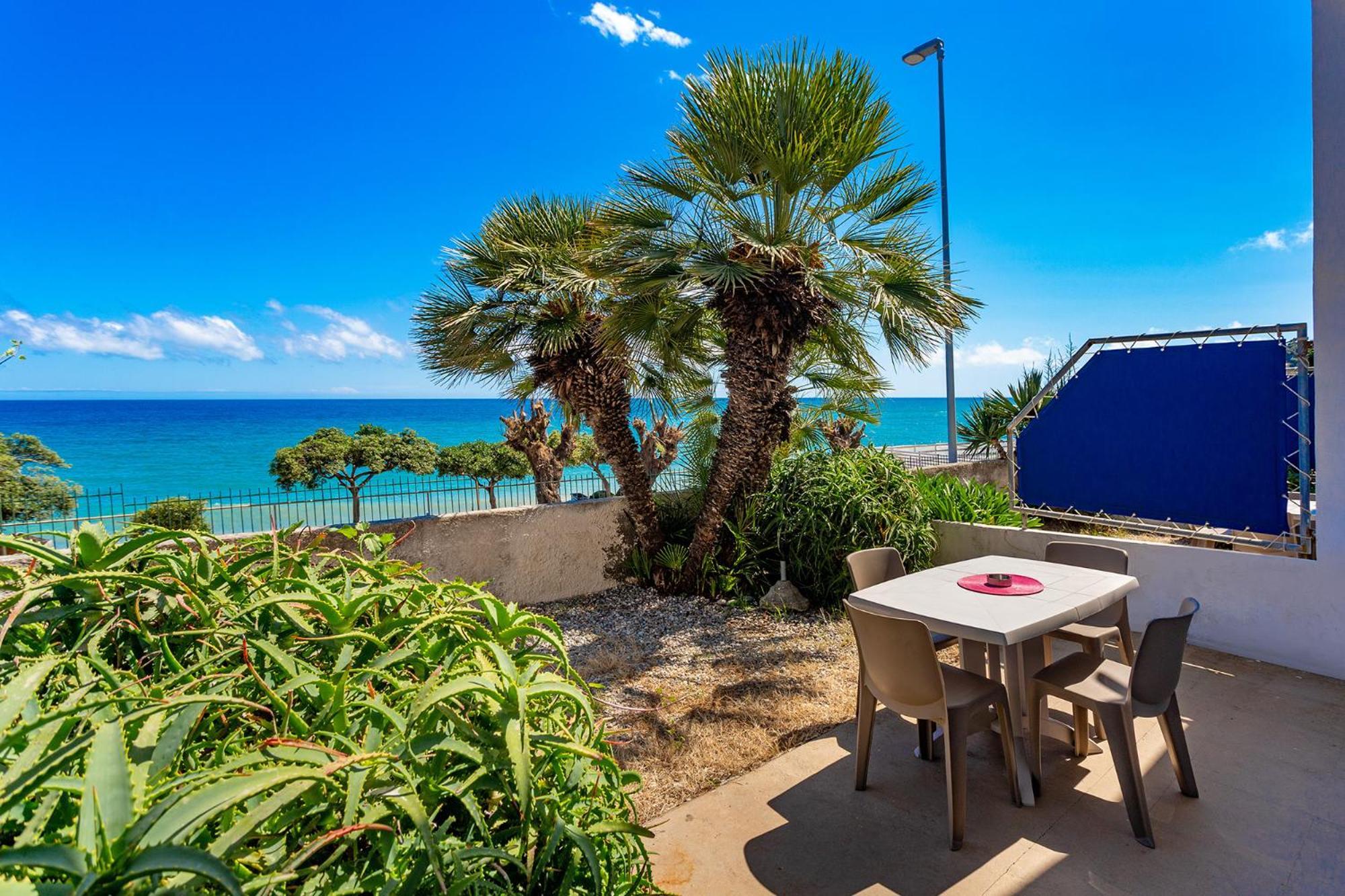 Blue Beach Bussana Nuova Ngoại thất bức ảnh
