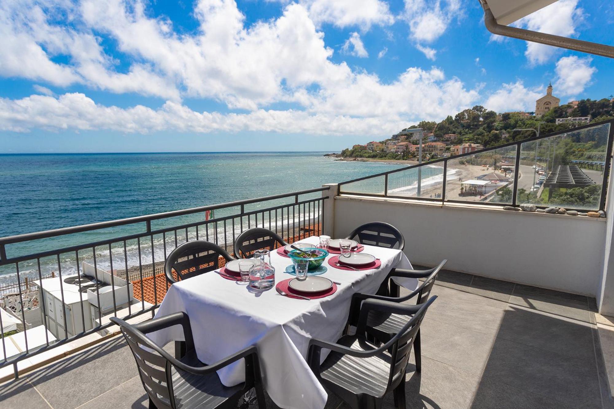 Blue Beach Bussana Nuova Ngoại thất bức ảnh