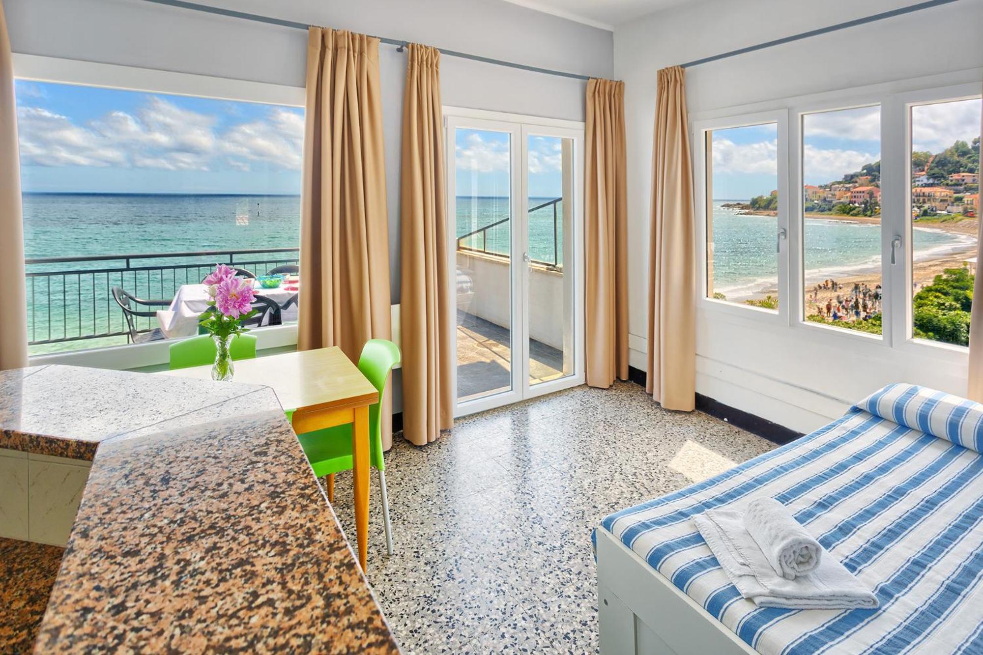 Blue Beach Bussana Nuova Ngoại thất bức ảnh