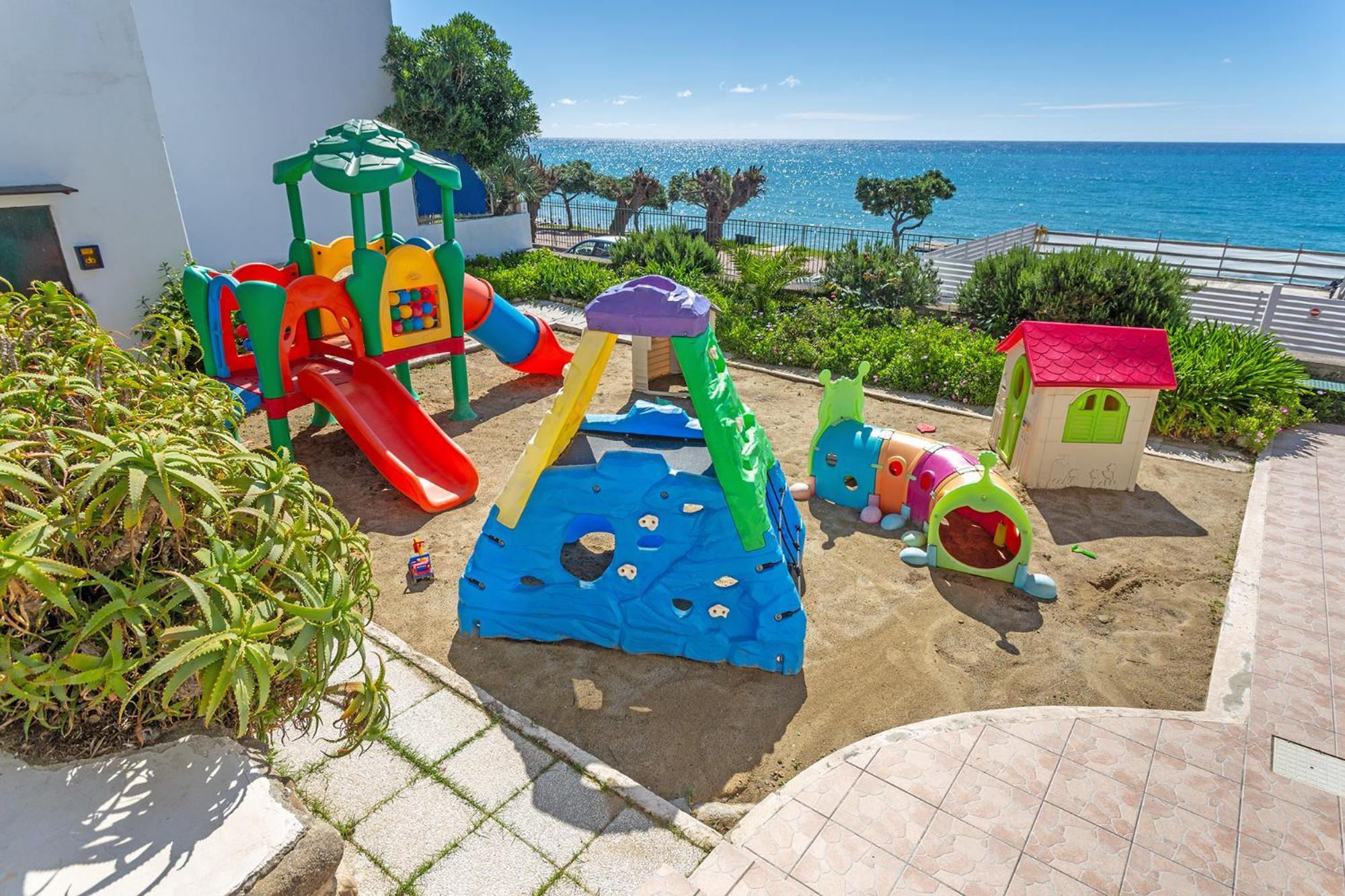 Blue Beach Bussana Nuova Ngoại thất bức ảnh